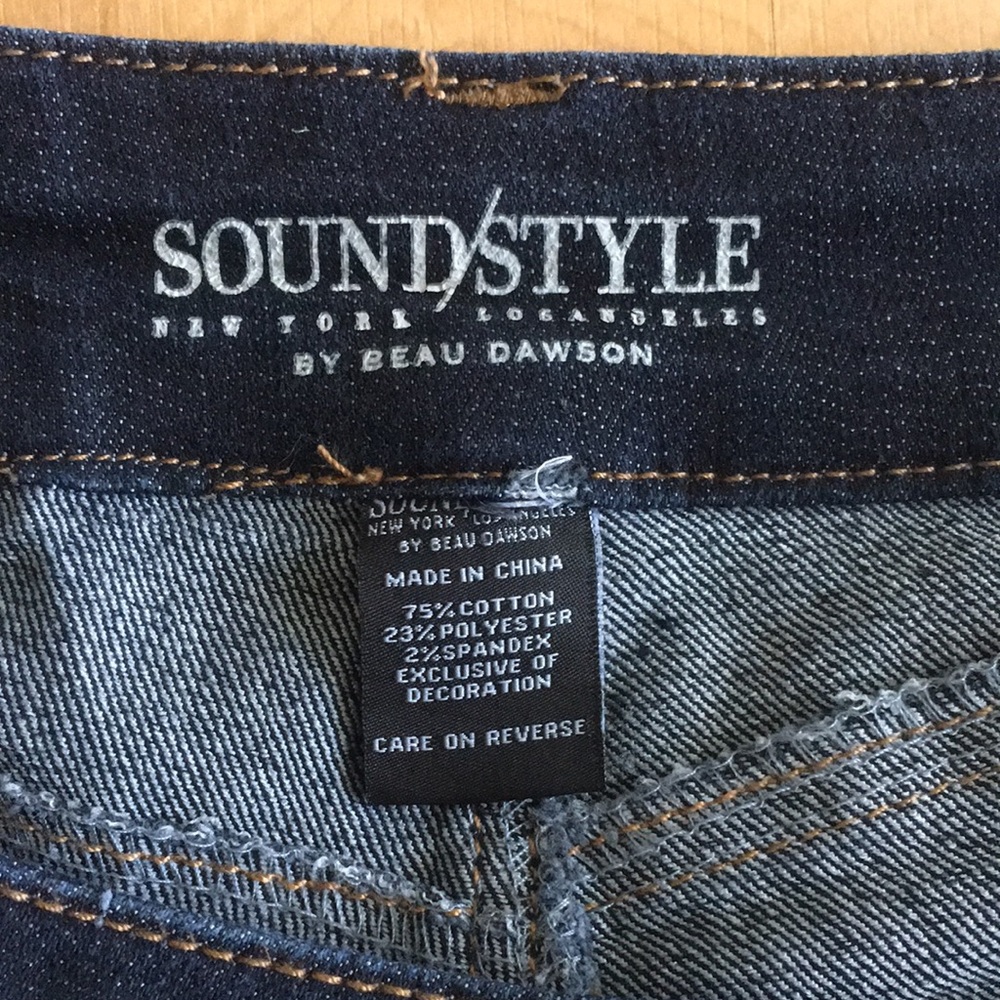 Sound/Style Capris - Picture 4 of 7